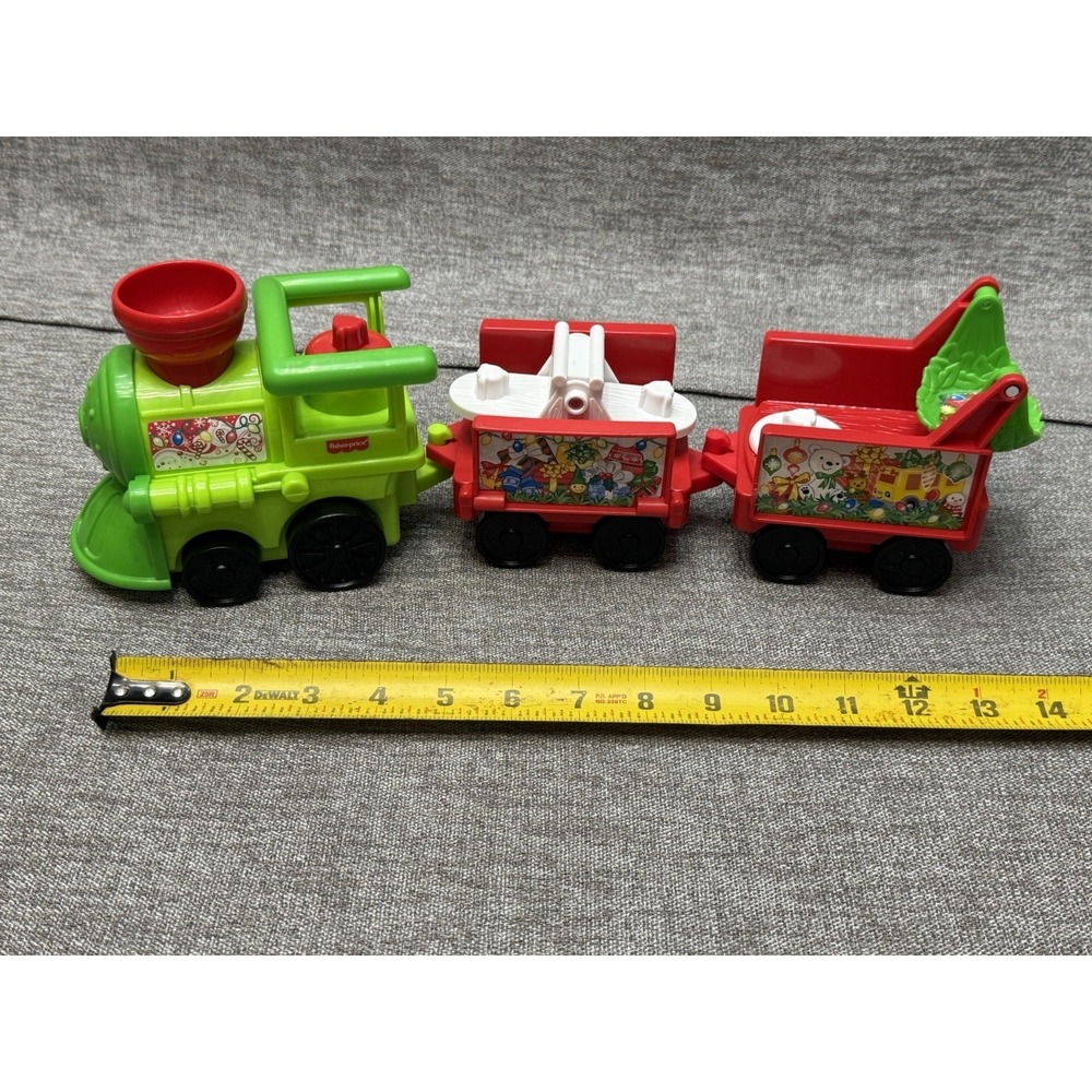 Working Vintage Little People Christmas Train Engine Two Cars Kids Toys